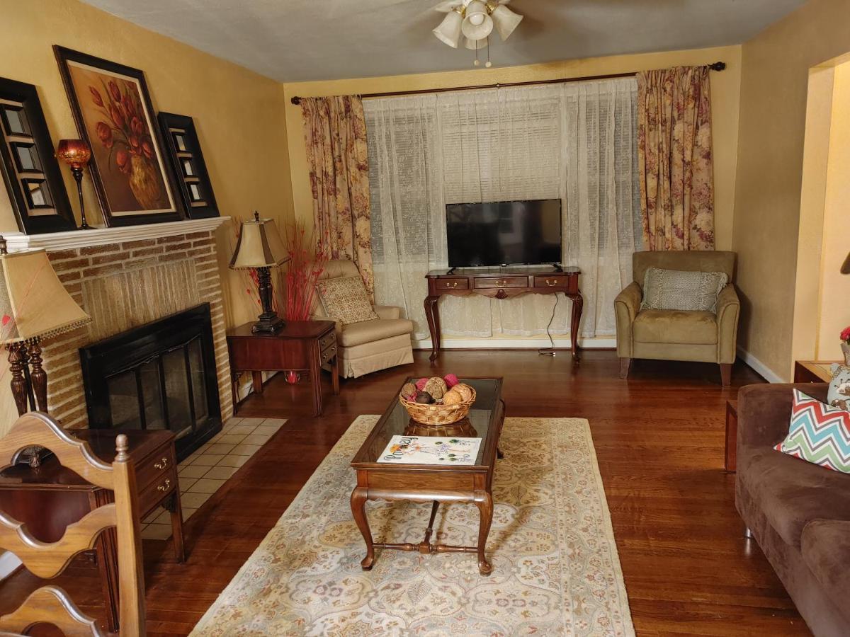 برونزويك The Kind House Hosting, Low Monthly Rates, Traveling Nurses, Fletc, & Travelers! المظهر الخارجي الصورة