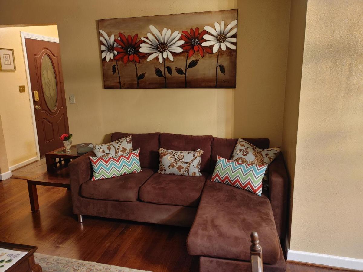 برونزويك The Kind House Hosting, Low Monthly Rates, Traveling Nurses, Fletc, & Travelers! المظهر الخارجي الصورة