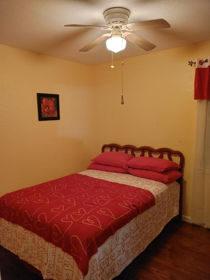 برونزويك The Kind House Hosting, Low Monthly Rates, Traveling Nurses, Fletc, & Travelers! المظهر الخارجي الصورة