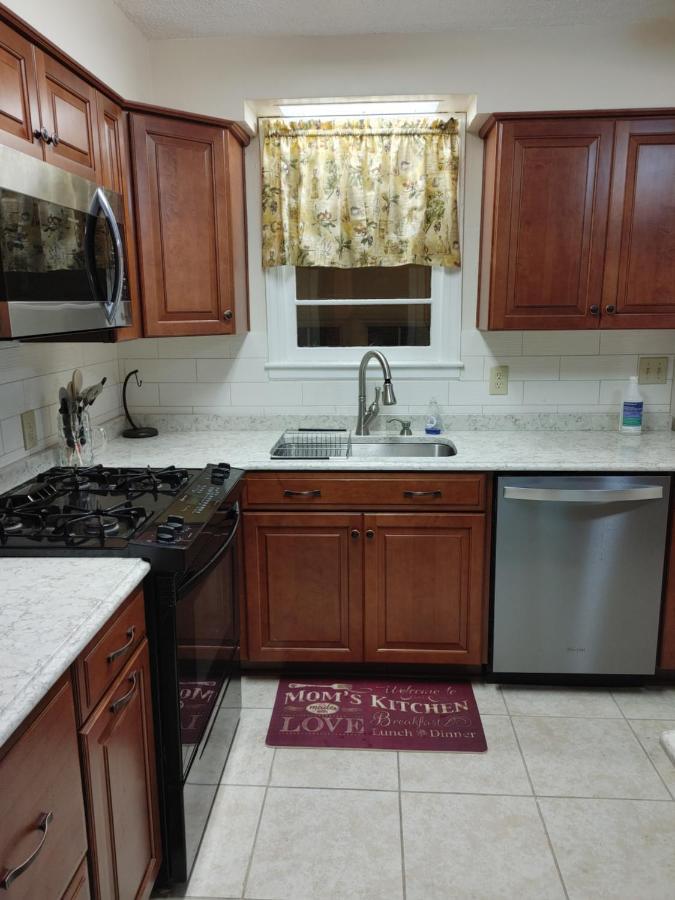 برونزويك The Kind House Hosting, Low Monthly Rates, Traveling Nurses, Fletc, & Travelers! المظهر الخارجي الصورة